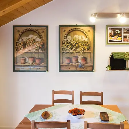 Casa Buonaiuto بيت للعطل كاستيلاباتي